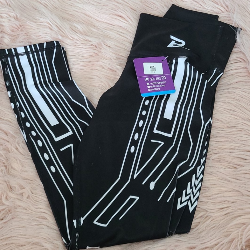 B*Fit High Waisted Leggings in Black & White